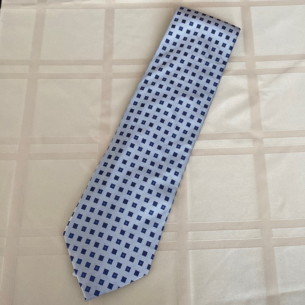 Valerio Garati Tie.  100% Silk .Light gold. Blue. Pre owned